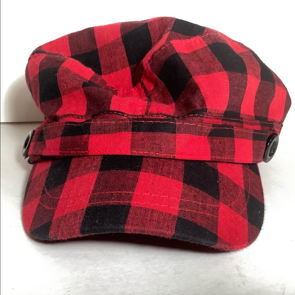 Red black hat D & Y